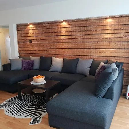 Unique & Spacious 2 Bedroom With Sauna Apartment *